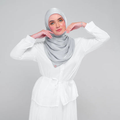 Raia Shawl | Ironless Shimmer in Light Grey