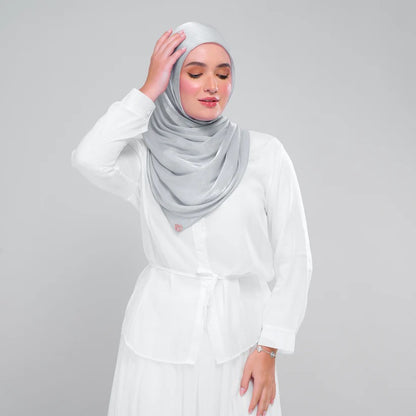 Raia Shawl | Ironless Shimmer in Light Grey